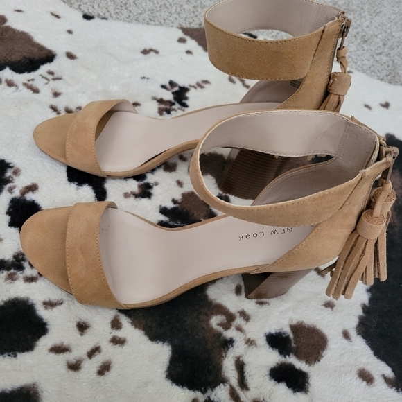ASOS New Look Suede Tassel Block Heeled Sandals 9 - Picture 11 of 11